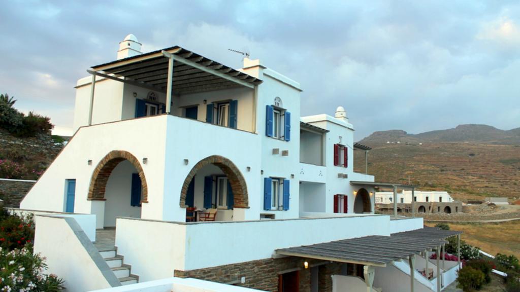 En Plo Aparthotel Agios Romanos Exterior photo