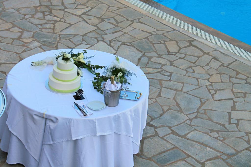 En Plo Aparthotel Agios Romanos Exterior photo